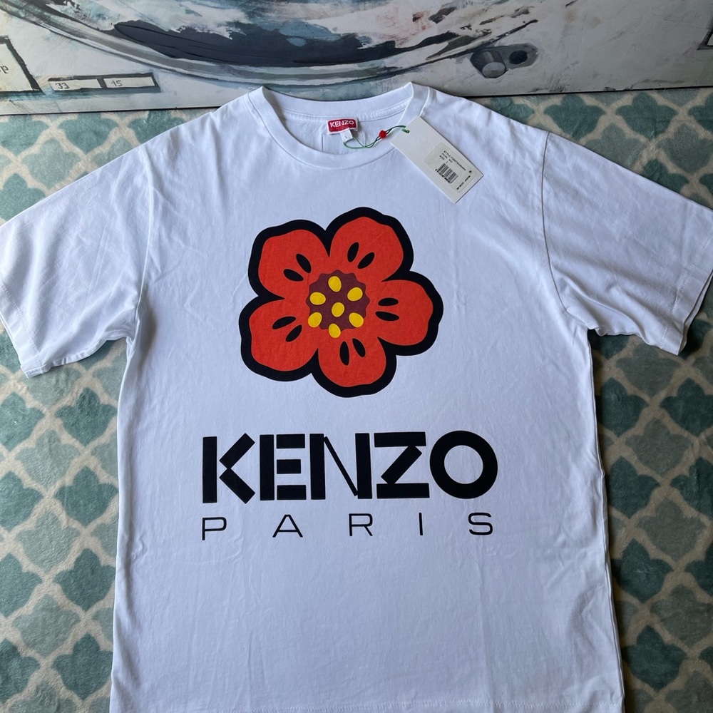 Kenzo White T-Shirt with Bold Red Design